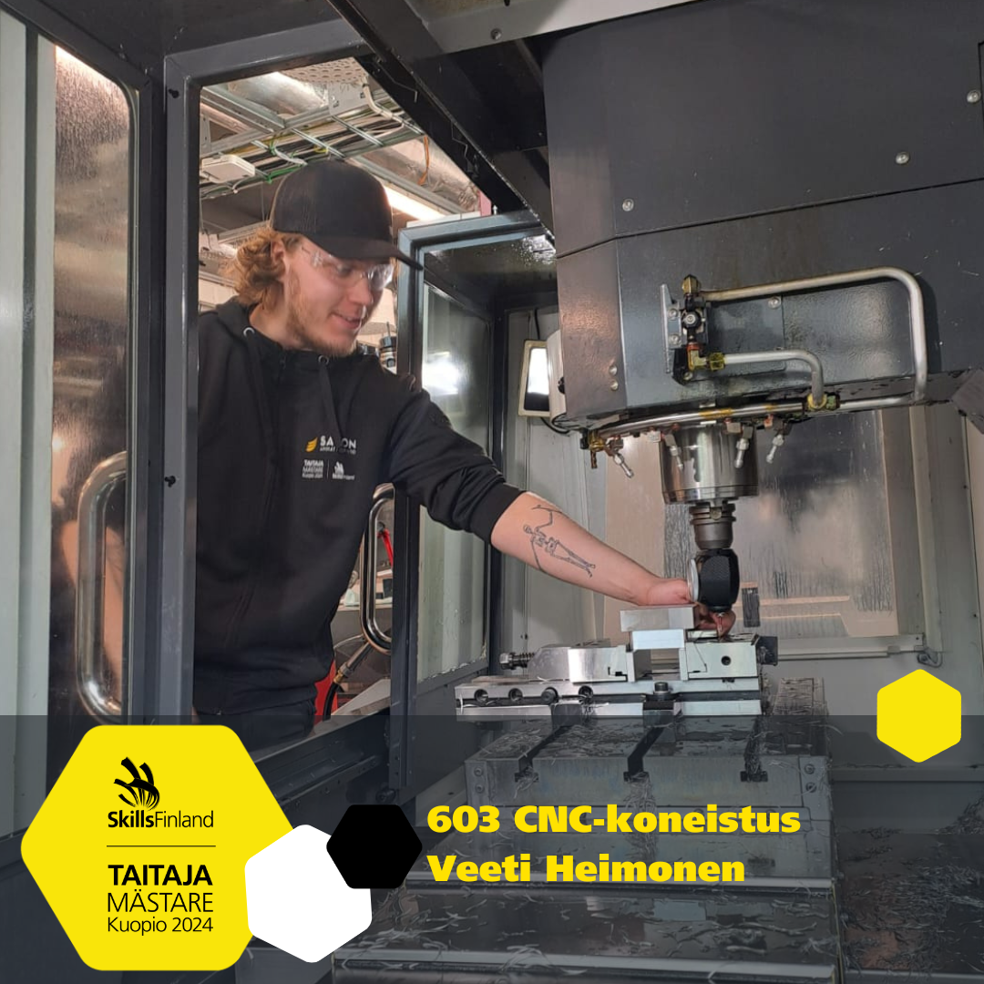 Taitaja-finalisti harjoittelemassa CNC-koneistusta.